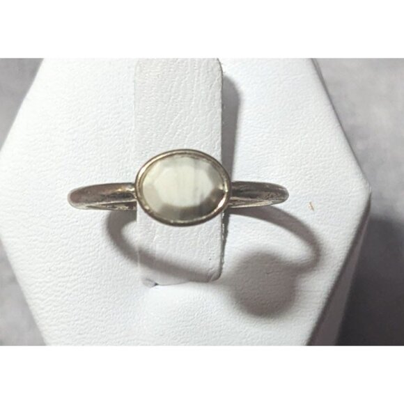 Minimalist Gold And White Faceted Stone Fashion Ring Size 7 - Picture 1 of 13